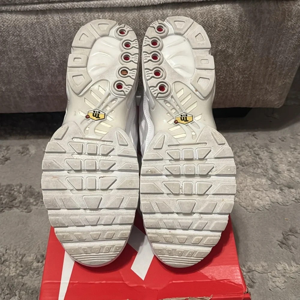 Nike Air Max Plus TN Triple White - Picture 8 of 8